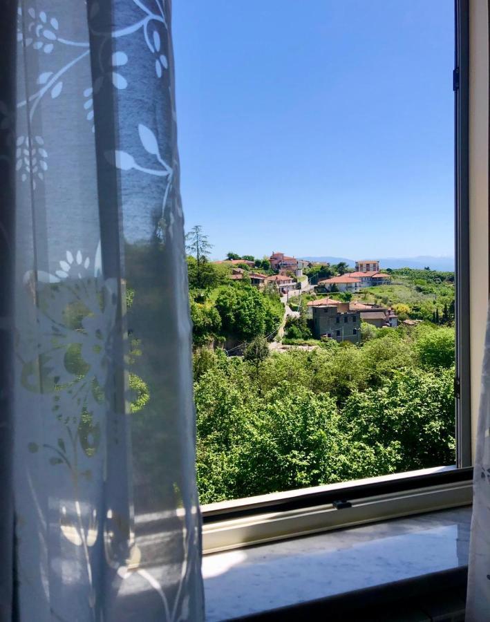 Fiori E Farfalle Apartment Капрарола Екстериор снимка